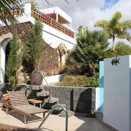 Ferienhaus Aus Zwei Wohneinheiten Bestehend Mit Beheiztem Pool Und Terrasse